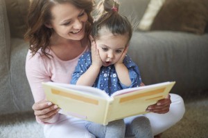 Когда лучше начинать учить читать ребенка: простые советы для родителей